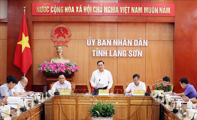 Trong ảnh: Chủ tịch UBND tỉnh Lạng Sơn Hồ Tiến Thiệu, Trưởng Ban An toàn giao thông tỉnh phát biểu tại Hội nghị. Ảnh: Anh Tuấn – TTXVN