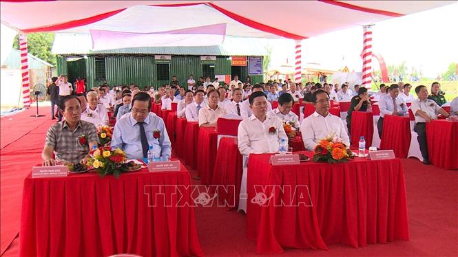 Trong ảnh: Quang cảnh Lễ khởi công Dự án Cầu Kênh 79 trên tuyến đường Vành đai Tân Hưng. Ảnh: Thanh Bình-TTXVN