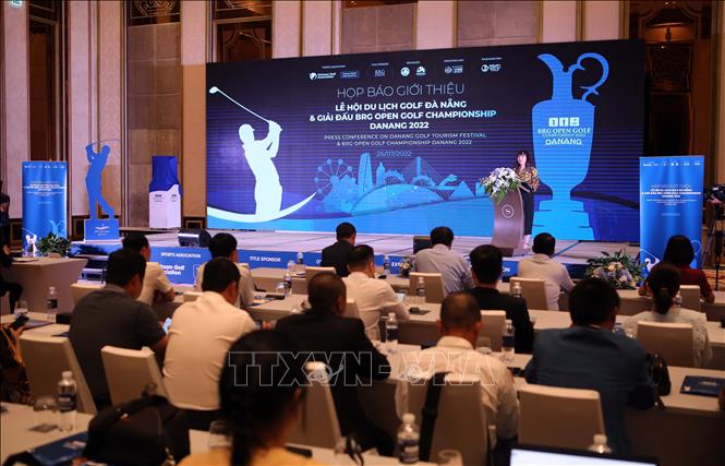 Trong ảnh: Giám đốc Sở Du lịch Đà Nẵng Trương Thị Hồng Hạnh công bố các thông tin về Lễ hội Du lịch Golf và Giải Golf Phát triển châu Á 2022 tại buổi họp báo. Ảnh: Trần Lê Lâm - TTXVN 