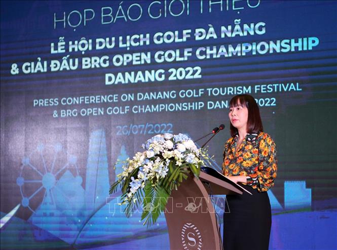 Trong ảnh: Giám đốc Sở Du lịch Đà Nẵng Trương Thị Hồng Hạnh công bố các thông tin về Lễ hội Du lịch Golf và Giải Golf Phát triển châu Á 2022 tại buổi họp báo. Ảnh: Trần Lê Lâm - TTXVN 