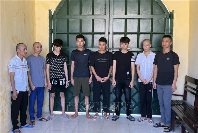 Trong ảnh: Các đối tượng sử dụng ma túy bị bắt giữ. Ảnh: TTXVN phát