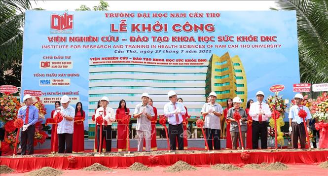 Trong ảnh: Nghi thức khởi công công trình. Ảnh: Ánh Tuyết - TTXVN