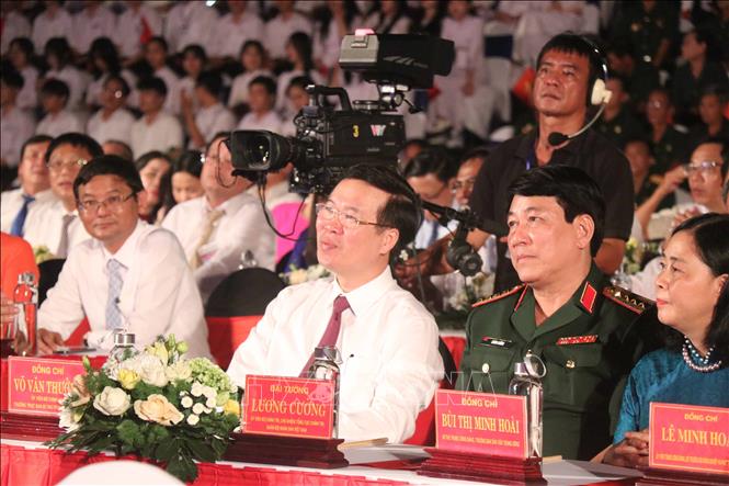 Vo Van Thuong, Politburo member, Permanent member of the Party Central Committee’s Secretariat attends the event in Binh Dinh province. VNA Photo