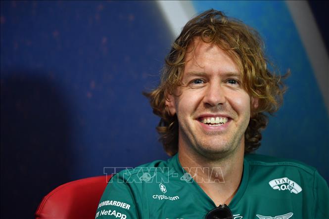 Trong ảnh (tư liệu): Tay đua Sebastian Vettel trong cuộc họp báo trước thềm Giải đua Công thức 1 tại Pháp, ở Le Castellet, miền nam nước Pháp, ngày 21/7/2022. Ảnh: AFP/ TTXVN