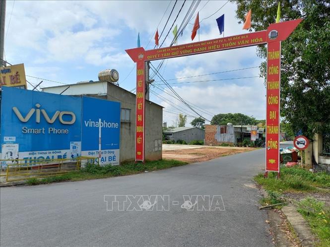Trong ảnh: Xã Đăk Blà, thành phố Kon Tum hiện mới đạt 16/19 tiêu chí xây dựng nông thôn mới. Ảnh: Dư Toán – TTXVN