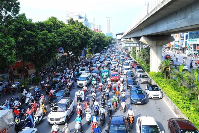Trong ảnh: Ùn tắc kéo dài đường đoạn qua nút giao Ngã Tư Sở - Nguyễn Trãi. Ảnh: Tuấn Anh - TTXVN