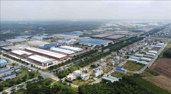 Một góc Khu công nghiệp Việt Nam - Singapore (VSIP) mở rộng ở thị xã Tân Uyên, tỉnh Bình Dương. Ảnh: Vũ Sinh - TTXVN