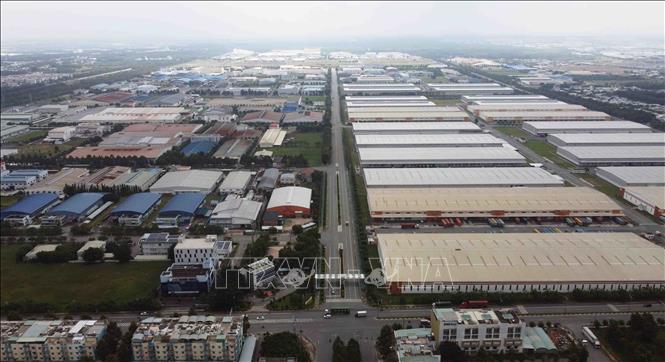 Khu công nghiệp Việt Nam - Singapore II (VSIP II) ở phường Hoà Phú, thành phố Thủ Dầu Một hiện có 116 doanh nghiệp đang hoạt động, đạt tỷ lệ lấp đầy doanh nghiệp là 100%. Ảnh: Vũ Sinh - TTXVN