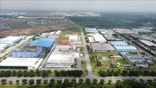 Một góc Khu công nghiệp Việt Nam - Singapore (VSIP) mở rộng ở thị xã Tân Uyên, tỉnh Bình Dương. Ảnh: Vũ Sinh - TTXVN