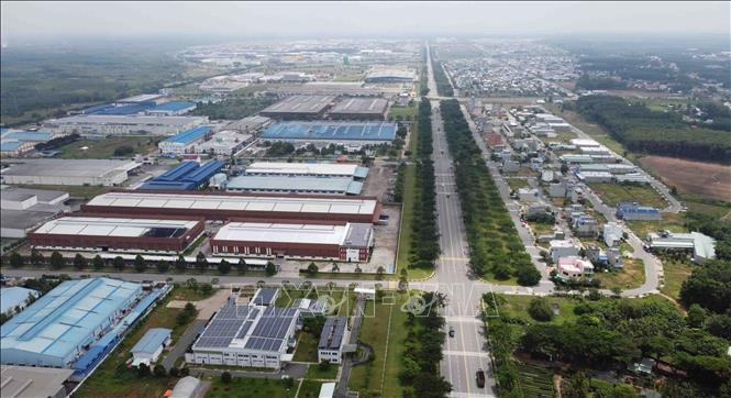 Một góc Khu công nghiệp Việt Nam - Singapore (VSIP) mở rộng ở thị xã Tân Uyên, tỉnh Bình Dương. Ảnh: Vũ Sinh - TTXVN