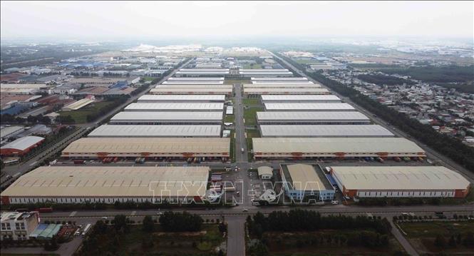 Khu công nghiệp Việt Nam - Singapore II (VSIP II) ở phường Hoà Phú, thành phố Thủ Dầu Một hiện có 116 doanh nghiệp đang hoạt động, đạt tỷ lệ lấp đầy doanh nghiệp là 100%. Ảnh: Vũ Sinh - TTXVN