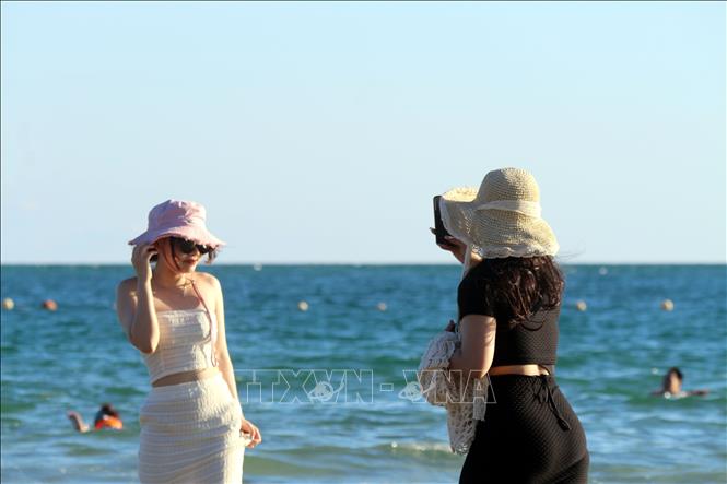 There are 3 main beaches here in Co To Island which tourists visit the most: Tinh Yeu Beach, Hong Van Beach and Van Chai Beach. VNA Photo: Thanh Vân