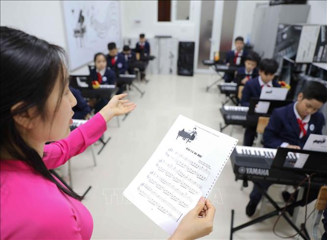Việc tuyển dụng biên chế giáo viên thực hiện nghiêm túc theo quy định của pháp luật, ưu tiên tuyển dụng giáo viên các môn học mới để thực hiện Chương trình giáo dục phổ thông 2018 (ảnh tư liệu). Ảnh: Thanh Tùng - TTXVN 
