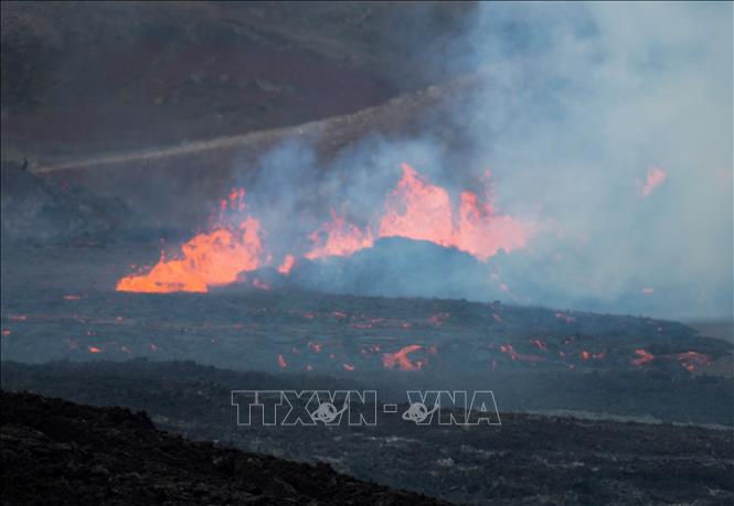 Trong ảnh: Núi lửa đã phun trào ở khu vực gần thủ đô Reykjavik,  Iceland, ngày 3/8/2022. Ảnh: AFP/TTXVN
