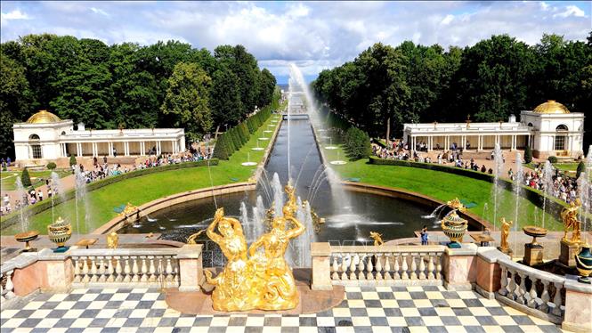 Trong ảnh: Trong gần 300 năm tồn tại, hệ thống đài phun nước không chỉ nổi bật ở tính độc đáo trong thiết kế, mà còn đòng góp thiết thực vào việc cung cấp nước sạch cho người dân địa phương. Ảnh: Trần Hiếu - PV TTXVN tại Nga