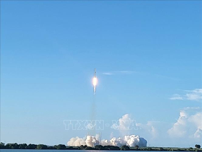 Trong ảnh: Tên lửa Falcon 9 mang theo tàu thăm dò Danuri của Hàn Quốc rời bệ phóng tại Trạm vũ trụ Cape Canaveral ở Florida, Mỹ ngày 5/8/2022. Ảnh: Yonhap/TTXVN