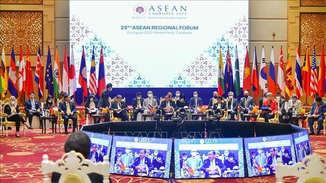 Các đauj biểu dự Diễn đàn Khu vực ASEAN (ARF) lần thứ 29 tại Phnom Penh, Campuchia. Ảnh: TTXVN