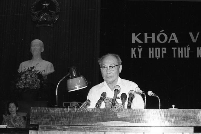 Chủ tịch Hội đồng Nhà nước Võ Chí Công phát biểu tại phiên khai mạc Kỳ họp thứ nhất, Quốc hội khóa 8 (Hà Nội, 17/6/1987). Ảnh: Kim Hùng - TTXVN