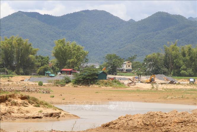 Một điểm khai thác khoáng sản quy mô lớn trên địa bàn xã Thanh Yên (huyện Điện Biên, tỉnh Điện Biên). Ảnh: Xuân Tiến- TTXVN 