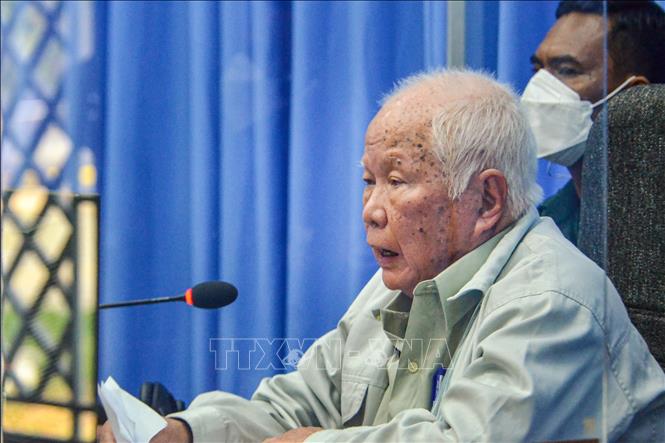 Trong ảnh (tư liệu): Cựu thủ lĩnh Khmer Đỏ Khieu Samphan trong một phiên kháng cáo tại Tòa án đặc biệt xét xử tội ác chế độ Pol Pot ở Campuchia (ECCC), ngày 19/8/2021. Ảnh: AFP/TTXVN