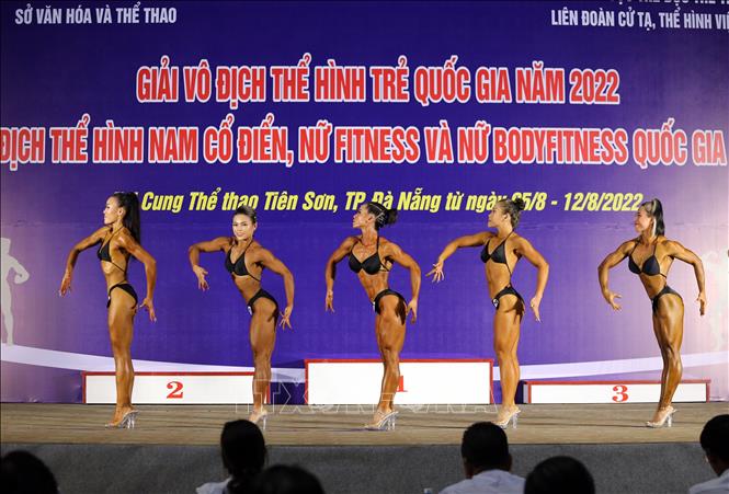 Trong ảnh: Các vận động viên nữ tranh tài ở nội dung Body fitness 155cm. Ảnh: Trần Lê Lâm - TTXVN