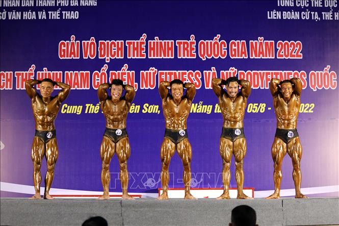 Trong ảnh: Các vận động viên nam tranh tài nội dung thể hình cổ điển. Ảnh: Trần Lê Lâm - TTXVN