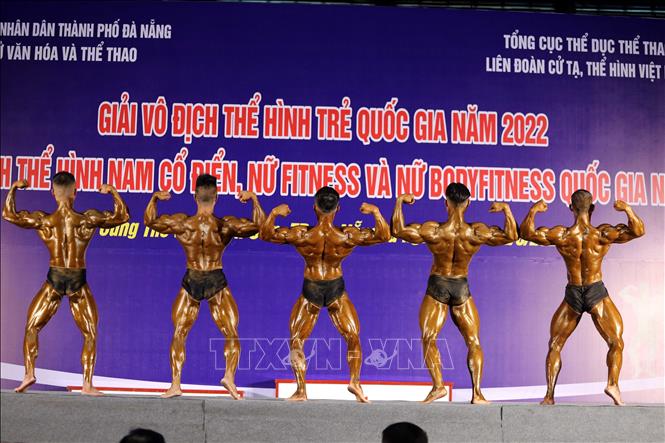 Trong ảnh: Các vận động viên nam tranh tài nội dung thể hình cổ điển. Ảnh: Trần Lê Lâm - TTXVN