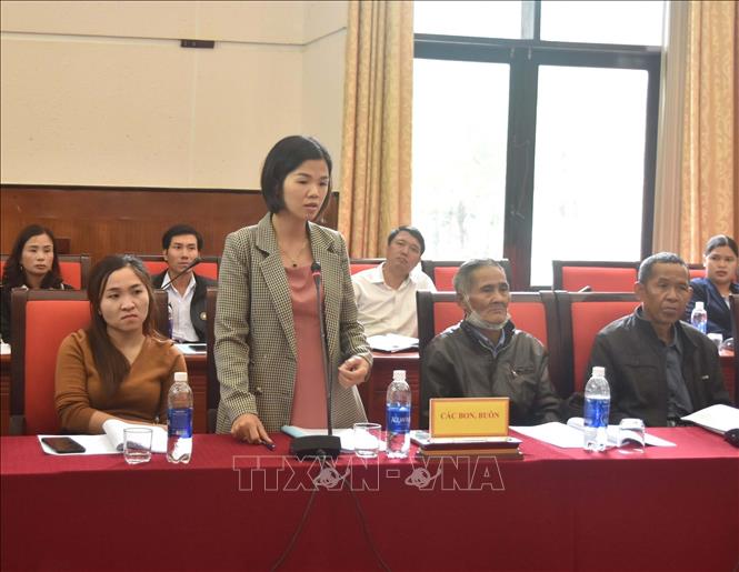 Trong ảnh: Các đơn vị tiến hành thảo luận nội dung nhằm hỗ trợ, tìm hướng tháo gỡ các khó khăn mà các bon, buôn dân tộc thiểu số tại chỗ đang gặp phải. Ảnh: Nguyên Dung-TTXVN  