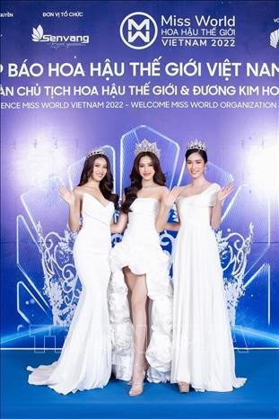 Top 3 Hoa hậu Việt Nam 2020 tham dự Miss World Vietnam 2022. Ảnh: TTXVN phát