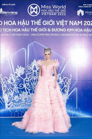 Miss World 2021 Karolina Bielawska sẽ tham dự đêm Chung kết Miss World Vietnam 2022. Ảnh: TTXVN phát