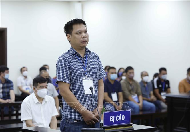 Trong ảnh: Bị cáo Vũ Công Ngọc khai báo trước tòa. Ảnh: An Đăng - TTXVN