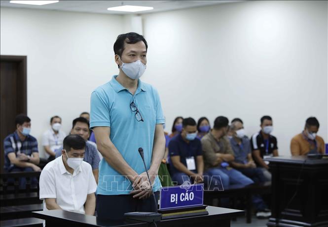 Trong ảnh: Bị cáo Nguyễn Đức Châu khai báo trước tòa. Ảnh: An Đăng - TTXVN