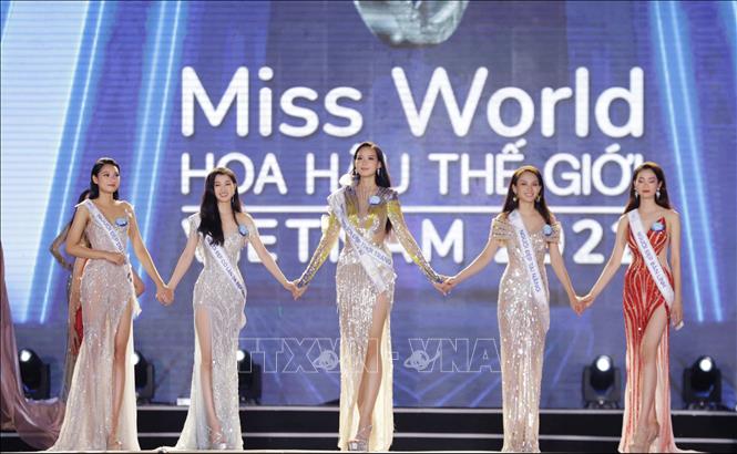 Top 5 Miss World Vietnam 2022. Ảnh: TTXVN phát
