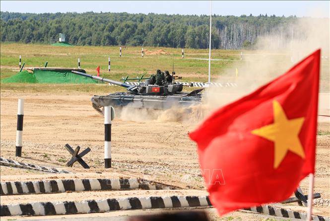 The Vietnamese tank crew completed their task, destroying four targets out of five and finishing the race after 34 minutes 53 seconds. VNA Photo: Trần Văn Hiếu