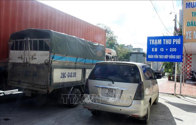 Trong ảnh: Ùn tắc giao thông trong ngày 15/8 tại khu vực Trạm thu phí BOT 39B Thanh Nê. Ảnh: Thế Duyệt- TTXVN  