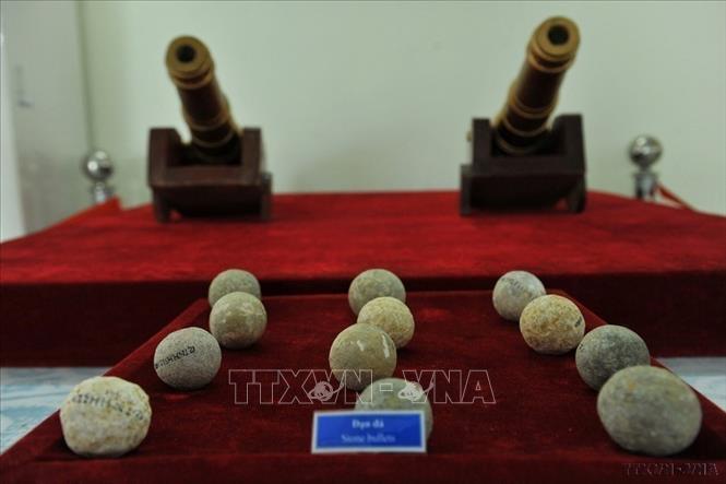 Hiện vật được tìm thấy khi khai quật thành nhà Hồ. Ảnh: Minh Đức – TTXVN