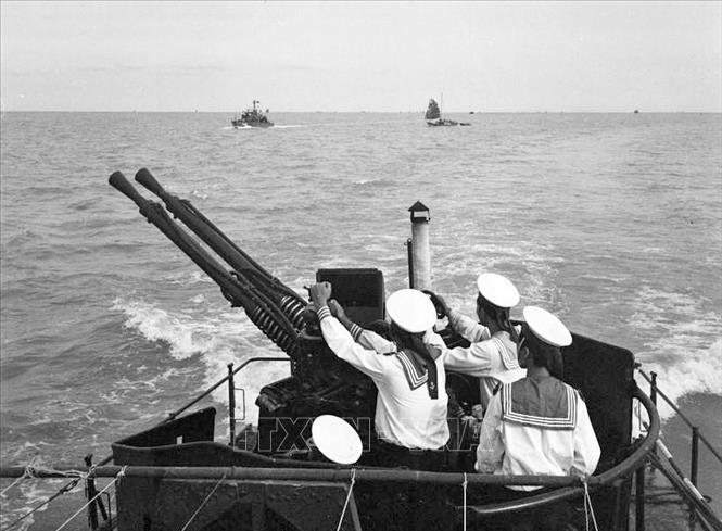 Hải quân nhân dân Việt Nam lập nên những chiến công vang dội trong cuộc chiến đấu chống lại không quân và hải quân của Mỹ đánh phá ra miền Bắc. Ảnh: Nguyễn Thụ - TTXVN
