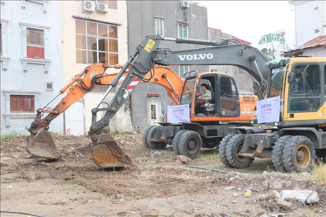 At the construction site of Wink Hotel in Hai Phong. VNA Photo: Minh Thu