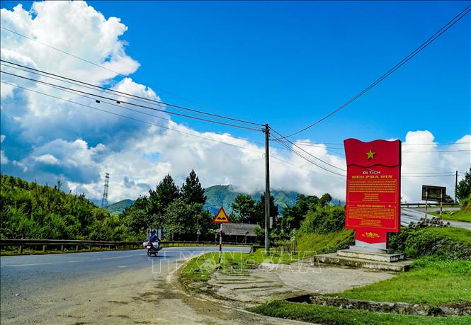 Trong ảnh: Đèo Pha Đin là Di tích lịch sử cấp Quốc gia. Ảnh: Xuân Tư – TTXVN