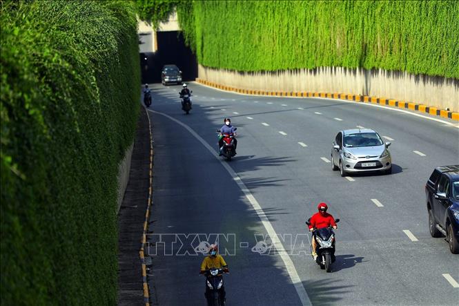 The green tunnel at Trung Hoa interchange between Hanoi's third ring road and Thang Long boulevard. VNA Photo