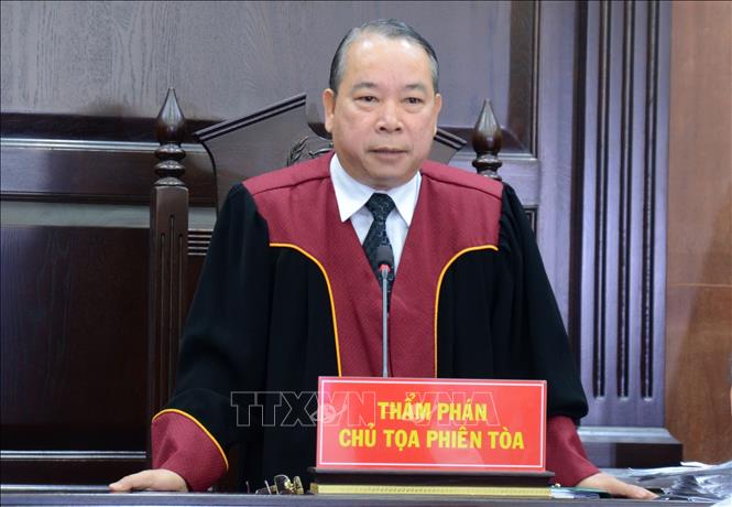 Trong ảnh: Chánh án TAND Cấp cao tại Đà Nẵng Nguyễn Văn Bường - Thẩm phán chủ tọa phiên tòa. Ảnh: Quốc Dũng - TTXVN