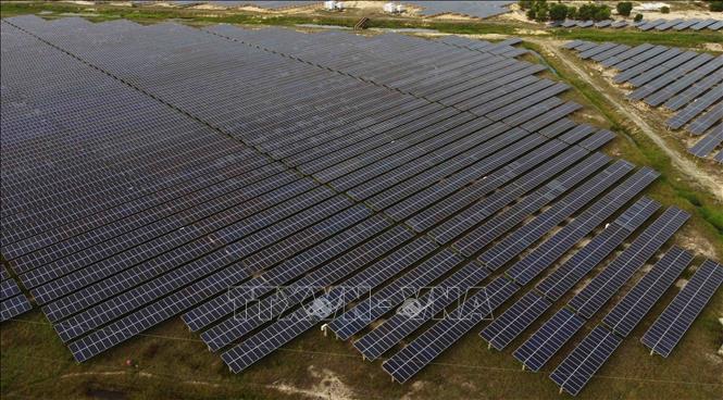 Đến hết tháng 7/2022, nhà máy Điện mặt trời Cẩm Hòa bổ sung nguồn điện vào lưới điện quốc gia được hơn 33.764 triệu KWh. Ảnh: Vũ Sinh - TTXVN