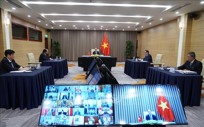 Thủ tướng Nguyễn Xuân Phúc dự và phát biểu tại Hội nghị Cấp cao trực tuyến Phong trào không liên kết nhằm ứng phó với đại dịch COVID-19 theo lời mời của Tổng thống nước Cộng hoà Azerbaijan Ilham Aliyev (2020). Ảnh: Thống Nhất – TTXVN