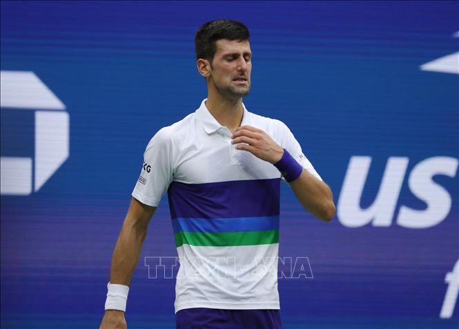 Trong ảnh: (tư liệu) Tay vợt người Serbia Novak Djokovic thi đấu tại Giải quần vợt Mỹ mở rộng (US Open) 2021 ở New York, ngày 13/9/2021. Ảnh: AFP/TTXVN