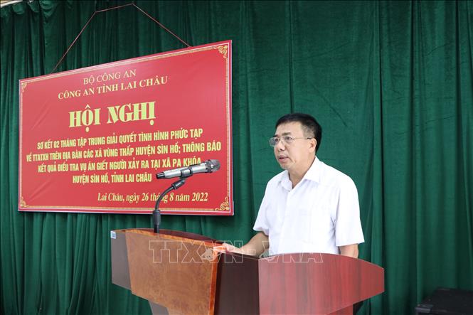 Bí thư Huyện ủy Sìn Hồ Hoàng Thọ Trung phát biểu tại hội nghị.  Ảnh: Đinh Thùy - TTXVN