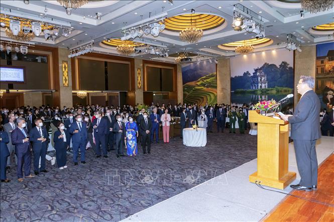 Bộ trưởng Ngoại giao Hàn Quốc Park Jin phát biểu chúc mừng Quốc khánh Việt Nam và 30 năm quan hệ ngoại giao Việt Nam-Hàn Quốc. Ảnh : Anh Nguyên, PV TTXVN tại Hàn Quốc.