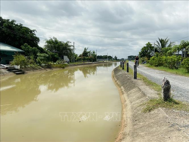 Tuyến kênh chính N3 đi từ đầu xã đến cuối xã Đức Hòa Thượng. Ảnh: Đức Hạnh - TTXVN