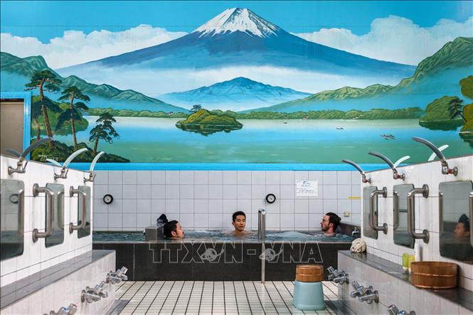 Trong ảnh: Nhà tắm công cộng Inariyu ở Tokyo, Nhật Bản, ngày 6/7/2022. Ảnh: AFP/TTXVN