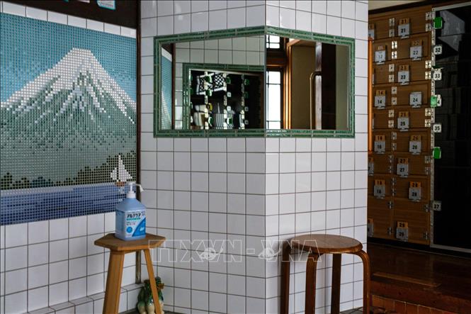 Trong ảnh: Nhà tắm công cộng Inariyu ở Tokyo, Nhật Bản, ngày 6/7/2022. Ảnh: AFP/TTXVN