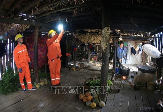 Tăng trưởng kinh tế đi đôi với bảo đảm tiến bộ và công bằng xã hội ngay trong từng bước phát triển. Ảnh: Ngọc Hà – TTXVN